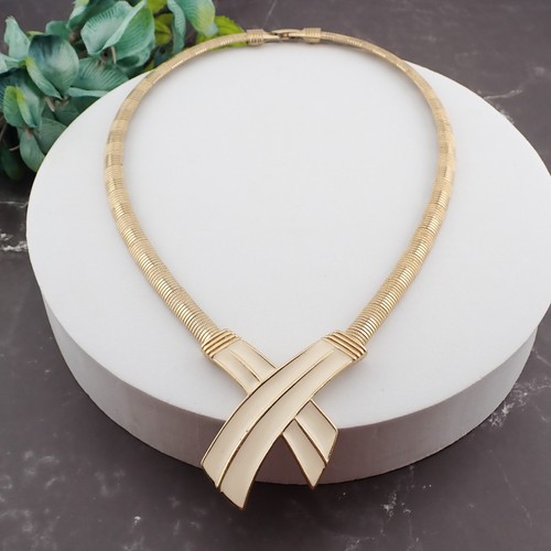Vtg trifari cream enamel - vtg,