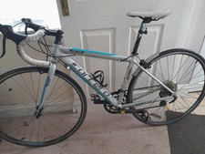 Carrera zelos women’s road bike