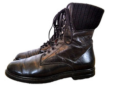 BALLY leather boots with knitted cuff. UK 6. EU 39.5. Black. Great style.