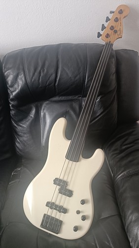 Fender fretless jazz special - fretless,