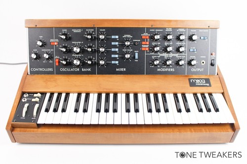 Moog minimoog 70s meticulously - moog,