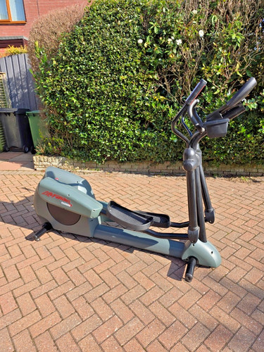 Life fitness cross - cross, trainer
