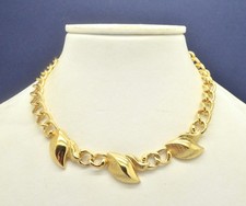 Vintage Necklace MONET 1980s Stylish Leaves 22kt Gold Plated Collar Jewellery
