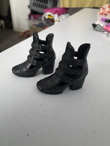 Rock star glam barbie 2017 - rock,