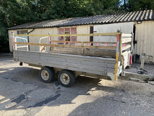 Car trailer and - and, tractor
