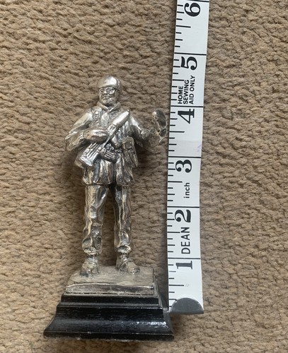 Metal model soldier stand - model,
