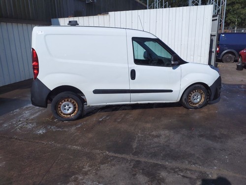 Vauxhall combo 2000 l1h1 cdti - vauxhall,