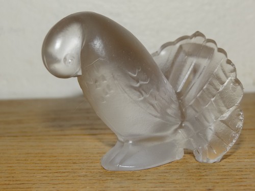 Pretty art deco frosted glass - art,