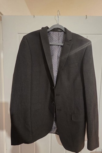Red herring black - black, suit