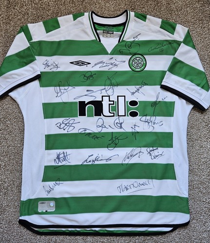Rare 2001 full squad - 2001/03, signed