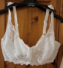 Triumph Women's Amourette 300