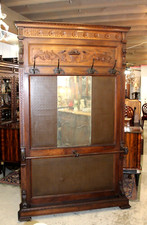 Large French Renaissance Hall