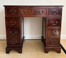 Antique Style Reproduction Mahogany Captain's Desk Leather Top & Key W 91 x 51cm