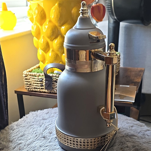 Insulated grey metal vacuum - insulated,