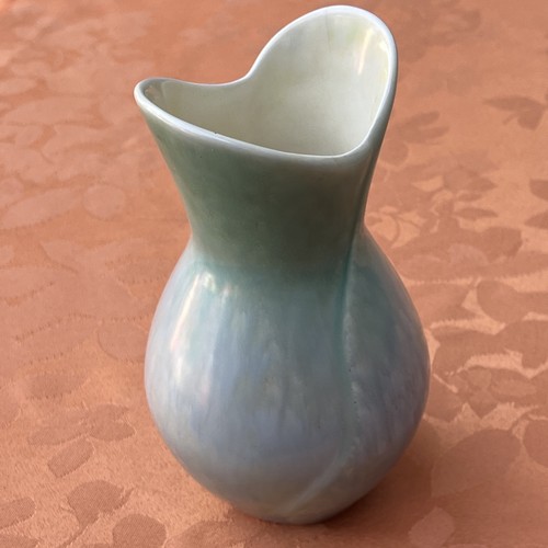 Sylvac pottery 2352 vase - pottery,