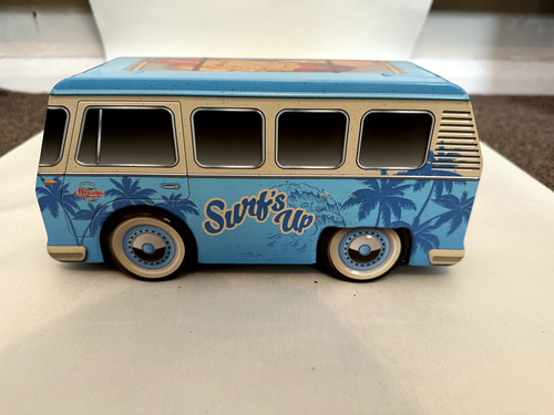 Surfs funky metal camper - up,