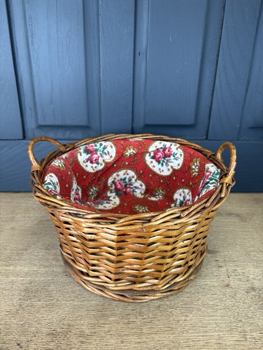 Small vintage wicker basket