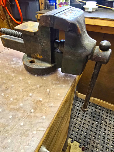 The co swivel base - swivel,
