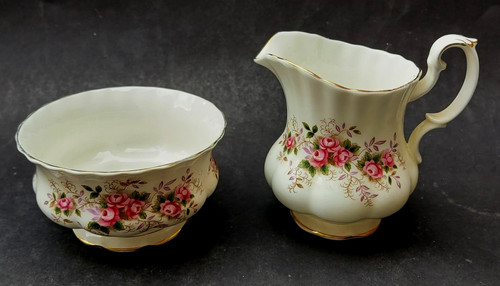 Bone china royal albert - china,