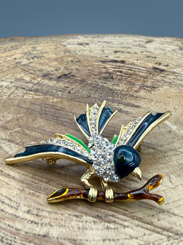 Vintage enamel perched - vintage,