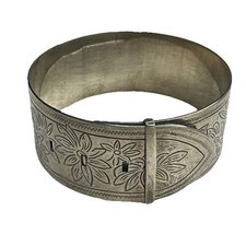 Vintage Floral Engraved