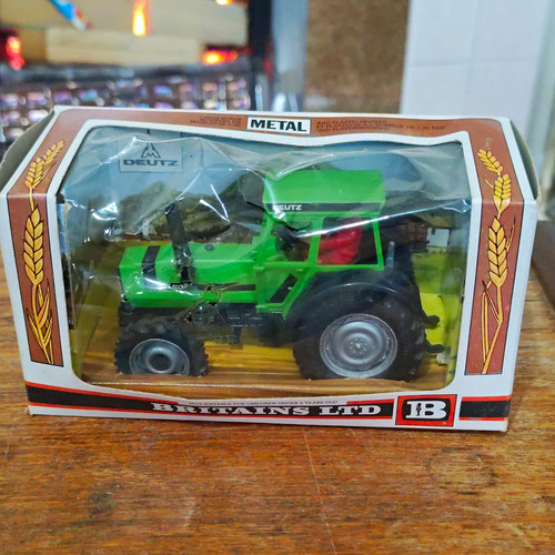 Britains deutz tractor 32 - britains,