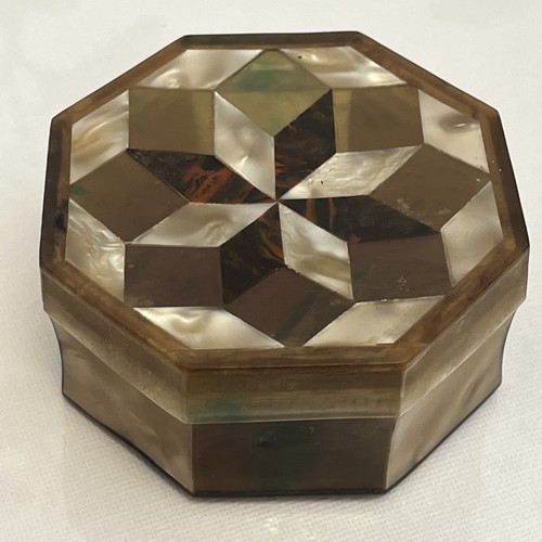 Hexagonal faux tortoiseshell - faux,