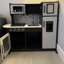 Melissa & Doug Chef’s Kitchen Charcoal Wooden Playsey - Very Good Condition