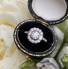 Pretty Diamond Daisy Cluster