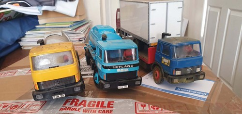 Diecast scale lorrys - scale,