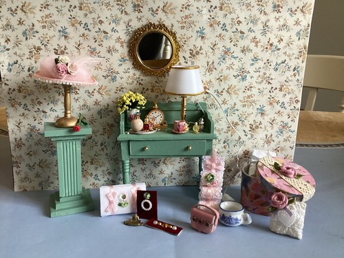Dolls house scale - house,