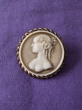 Cameo Style Brooch Pre-Loved