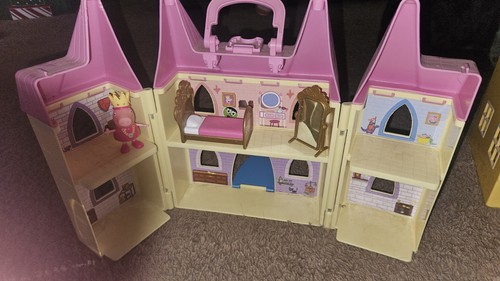 Peppa pigs princess castle - pigs,