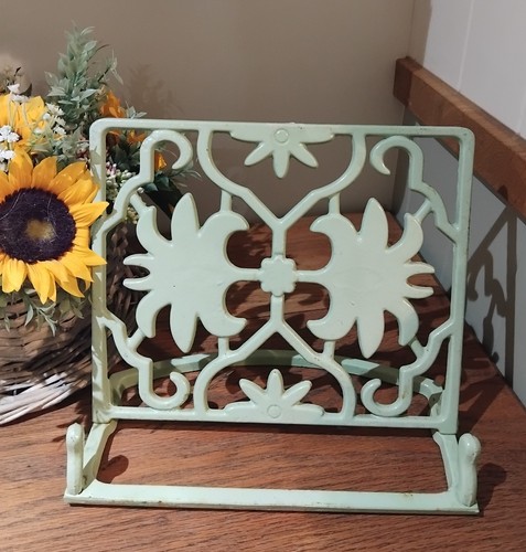Vintage light green cast - vintage,