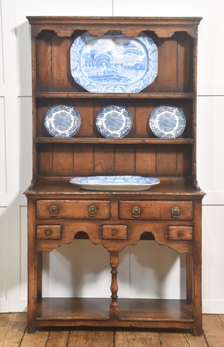 Country oak dresser with plate - oak,