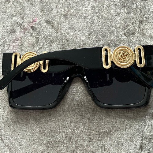 Gorgeous sunglasses with - , gold