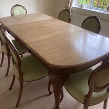 Solid Walnut Early Maple & Co Victorian Style Dinning Table 