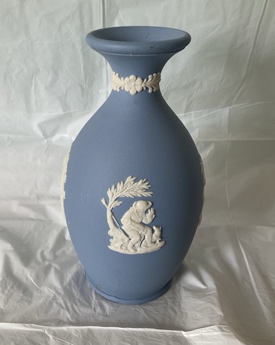 Vintage 1973 wedgewood blue - 1973,