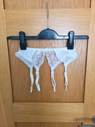 Vintage hush - hush, white