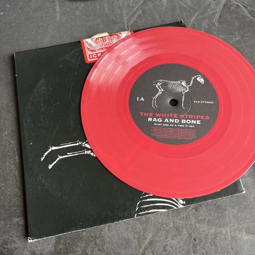 The white stripes - stripes, and