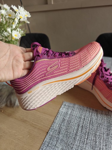 Skechers max cushioning - skechers,