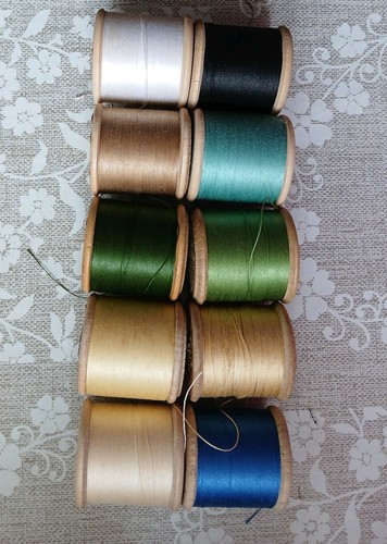 Vintage wooden reels - vintage, x