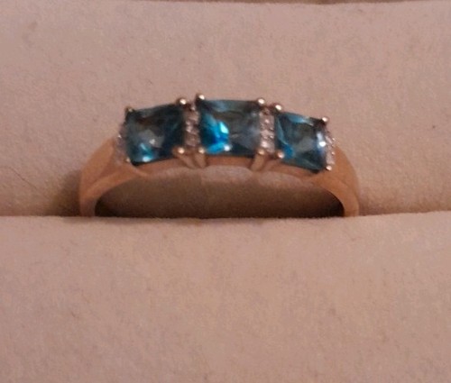 Beautiful vintage 9ct yellow - beautiful,
