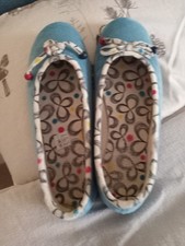 Ladies Pavers Slippers Size 6