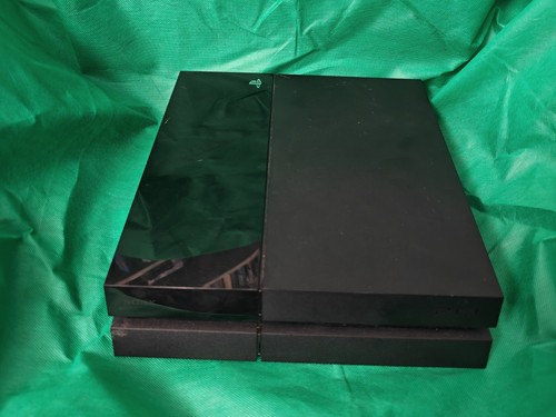 Faulty playstation ps4 - 4,