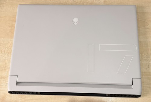 Alienware x17 3 - alienware,