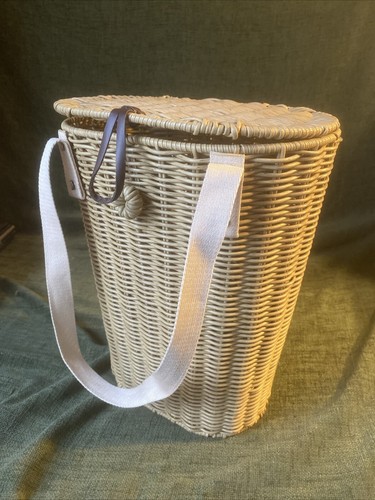 Vtg wicker bottle carry - wicker, 2