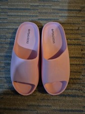 Peacocks Size 4 Pink Slider