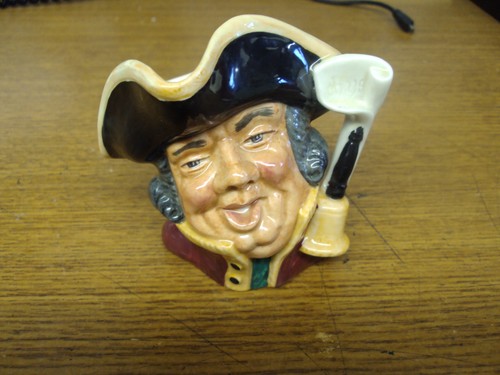 Town crier d6537 1 - d6537,, h:3-1/2”