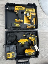 dewalt cordless drill bundle with batteries and charger 